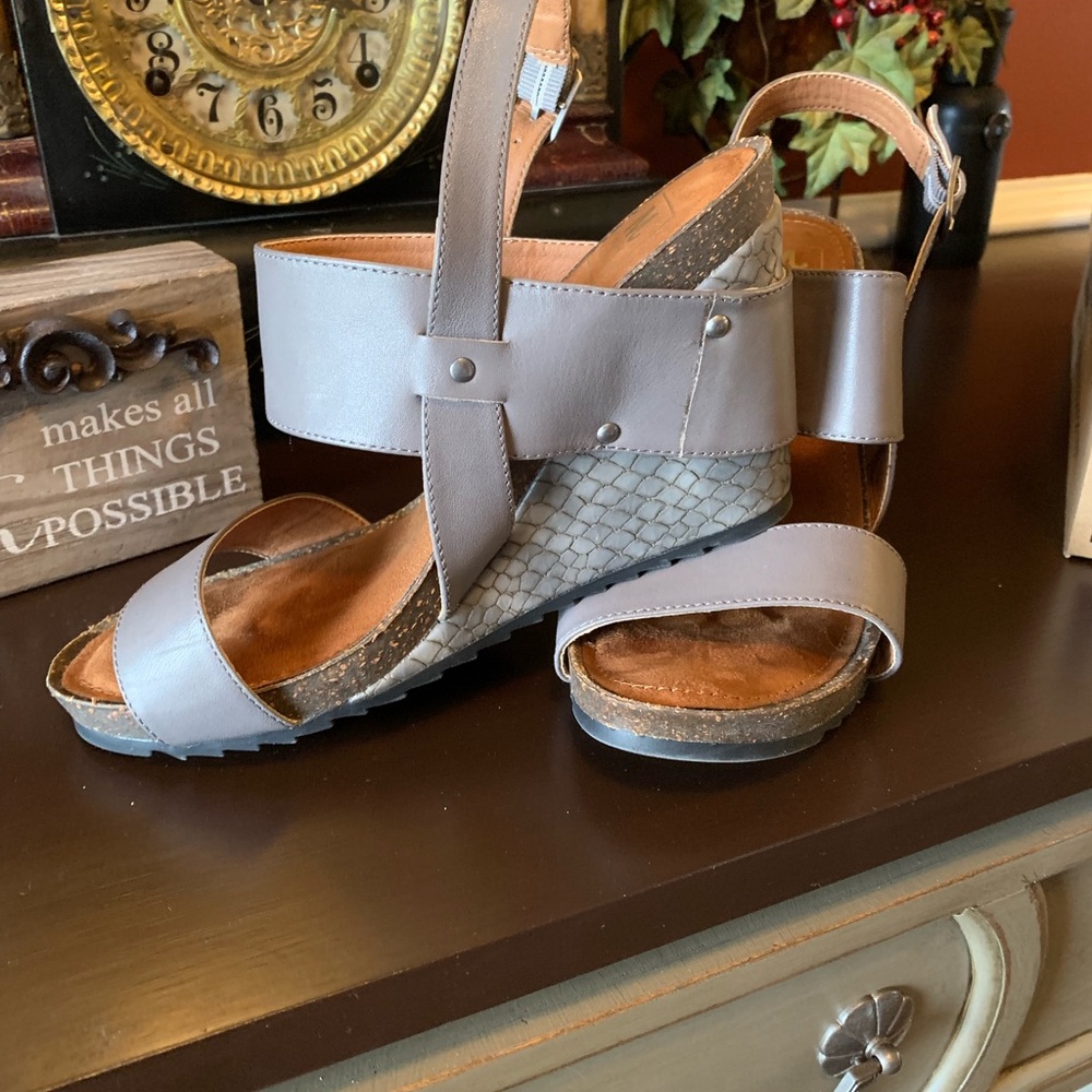 Wedge sandals - Picture 2 of 5